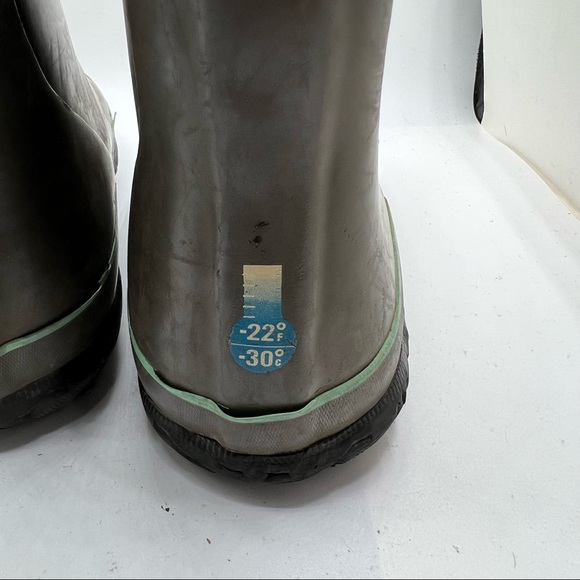 Bogs Sz 3 Snow Rain Boots Classic Stripe Gray Green Girl Youth. - Picture 10 of 11